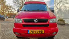 elmo – 4p Volkswagen bus from 1999