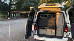 Clive – VW-Campingbus mit 4 Schlafplätzen aus dem Jahr 2017