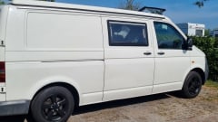 Neat Volkswagen T5 Bus Camper 2.5 TDI