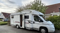 4p Adria Matrix M680SP semi-integrated from 2010