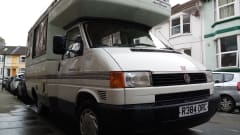 Jeremy Morehouse – Classic Coach-built 98 Autosleeper Clubman GL for off-grid living
