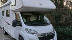 Comfortable, reliable alcove camper