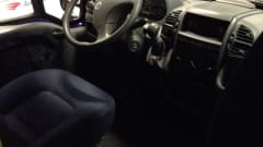 Adria twin de blauwe – Compacte 2 persoons camperbus