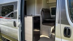 Full option 4p POP-UP Bus camper