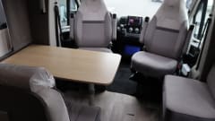 LMC H730G Tourer Lift, Fiat 140 hp manual transmission