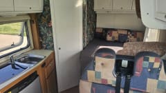 Cozy Fiat Ducato camper – your ticket to freedom!