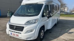 Familie camper – 4p Fiat semi-integrated uit 2019