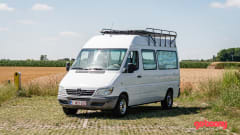 Marcelleke – Super cozy converted Mercedes Sprinter campervan L2H2