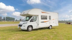 Fransie  – Luxury 5 person Alcove camper from 2017: Fransie