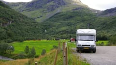 “Star” – Compact semi-integrated motorhome