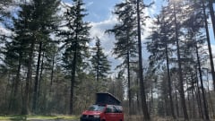 Red adventure  – 2p Volkswagen bus uit 2015
