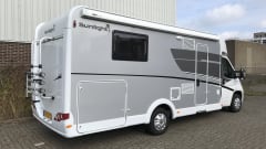 9/14 – Luxury automatic camper with 2-person queen bed!