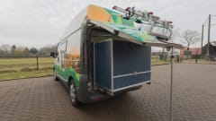 Type 4 – Compact bus camper with a large bed