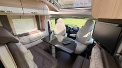 Burstner Nexxo T740 – 3p Bürstner semi-integrated uit 2015