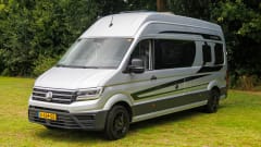 California – Volkswagen Grand California 680 - automatic, luxury camper van
