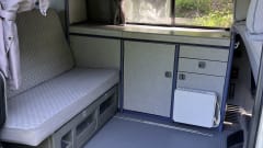 Calí – Very neat original VW T4 California Coach