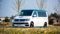 Bob – White & Blue Ormskirk