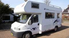 Pèpè – Very neat and spacious camper