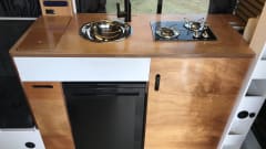 The Road Runner – 2p Citroën Jumper bus camper from 2016