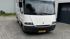 KunnCamp – Family motorhome 4-person Eura Mobil integrated from 2002