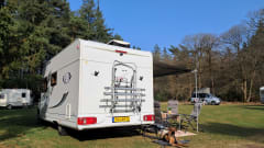 Cozy, fully equipped 4-person semi-integrated camper.