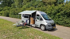 Grote vriend – Sturdy compact camper van equipped with all conveniences