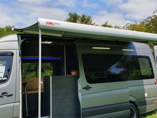Campervan hire Wiltshire - Private motorhome hire Goboony