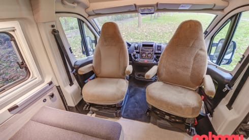 Bussie – Neuer kompakter Buscamper 5m40