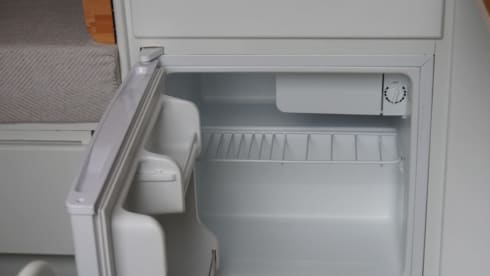 Sky – 2p Ford bus uit 2005