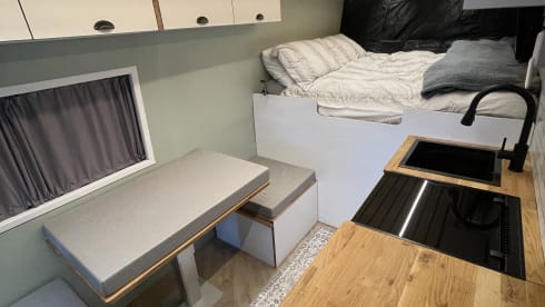 Peugeot Boxer Fully Off-Grid Campervan!