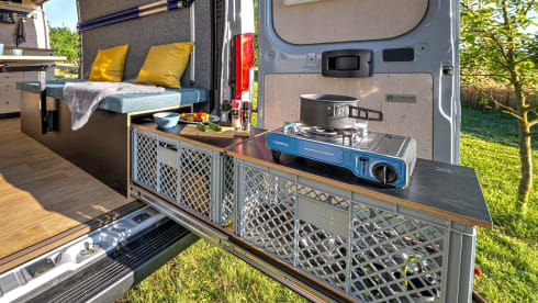 VAN bergen – Schön gestalteter Allround-Camper mit viel Platz im Innenraum