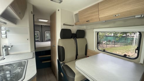 Compact and manoeuvrable KNAUS Boxlife 600 TOP Van