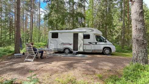 Hop in & go 🚐 | 2-6 person family camper | 2 fixed beds