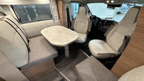 Sinne – Automatic, Luxury KNAUS Live TI 650MEG "new" Automatic 140 HP very economical 