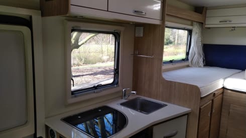 Merry Mary – Spacious Rimor 98p 2019 - Single beds - Pull-down bed - Air conditioning - Lots of sunlight