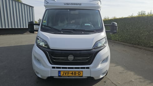 JVF48D – Weinsberg CaraSuite 700 ME Automaat Zeer luxe, KM VRIJ !