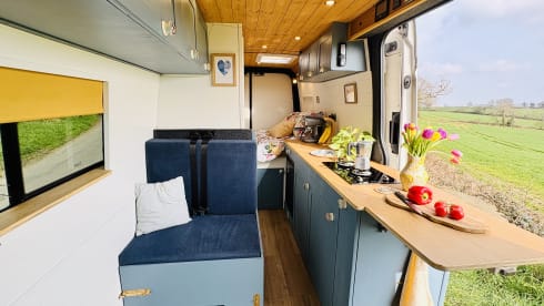 Poppy – Skurriler Familiencamper abseits der Zivilisation 