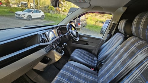 Peanut – 2 berth Volkswagen campervan from 2021