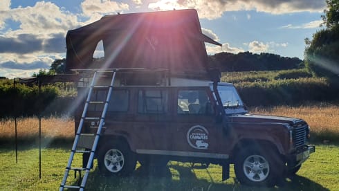 Cherry Belle – Land Rover Camper for Family Adventure