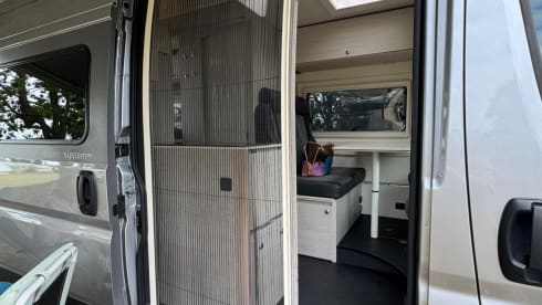 Tourne Tourne – 4p Peugeot campervan uit 2023