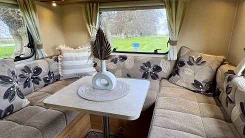 Molly – 6 berth Swift alcove from 2011