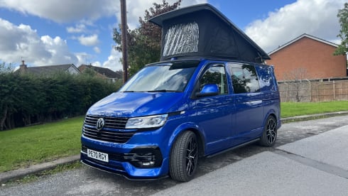 Bluey – 4 berth Volkswagen campervan from 2020