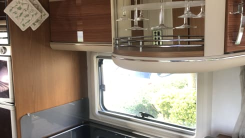 ZEER LUXE HYMER CAMPER – For rental to two experienced campers  
