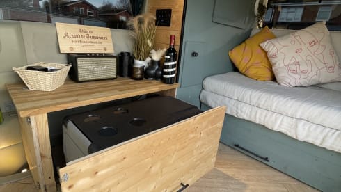 Nissan Elgrand – Cosy and Stylish Camper