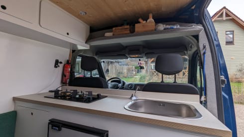 The Eagle – Bus camper 2 person Renault Master 2016 (2 x length bed!)