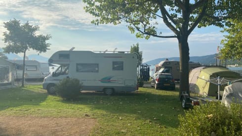 Spacious comfortable alcove camper 