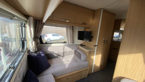 Elddis Autoquest 180 2.2 luxury Motorhome 6 seats 6 belts.