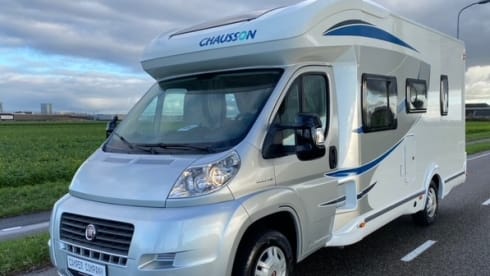 Luxurious, spacious and fully furnished 4 pers. motorhome.