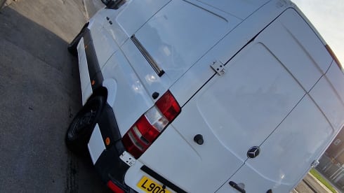 Lotties adventures – 3 berth Mercedes-Benz campervan from 2013