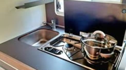 Villa op Wielen – 4p Roller Team semi-integrated uit 2025